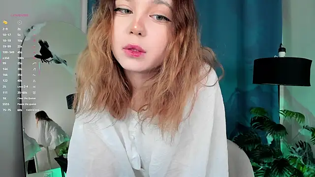 Lina Glow online show from 28, 10, 2025