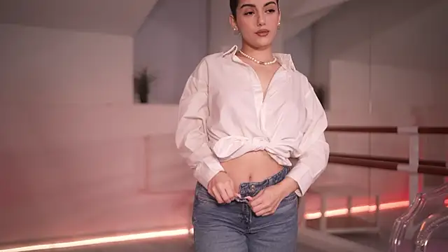 Snapshot of welcome_to_forever chatting on 8, 11, 2025 welcome to forever online show from 8, 11, 2025