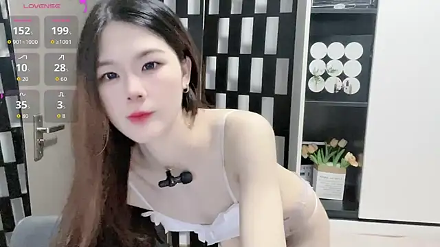 Snapshot of Yueyue-MM chatting on 26, 9, 2025 Yueyue-MM online show from 26, 9, 2025