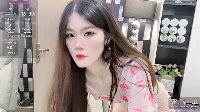 Snapshot of Yueyue-MM chatting on 5, 11, 2025 Yueyue-MM online show from 5, 11, 2025