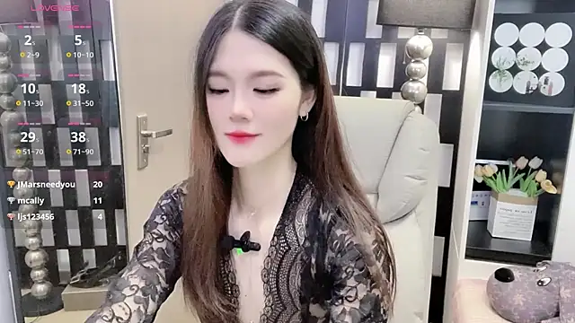 Snapshot of Yueyue-MM chatting on 6, 11, 2025 Yueyue-MM online show from 6, 11, 2025