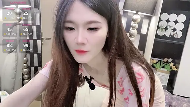 Snapshot of Yueyue-MM chatting on 4, 12, 2025 Yueyue-MM online show from 4, 12, 2025