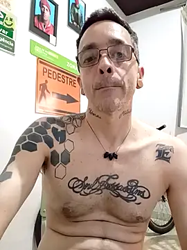 Snapshot of dinho_carioca chatting on 6, 10, 2025 dinho carioca online show from 6, 10, 2025