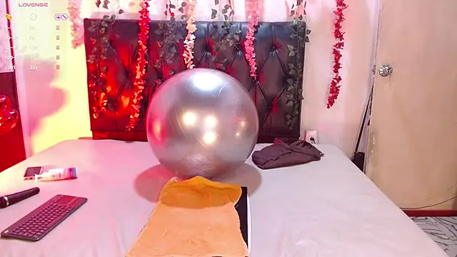 Snapshot of _SARAI_DUPONT chatting on 11, 3, 2025 SARAI DUPONT online show from 11, 3, 2025