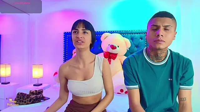 Snapshot of Damian_and_roxanne chatting on 22, 10, 2025 Damian and roxanne online show from 22, 10, 2025