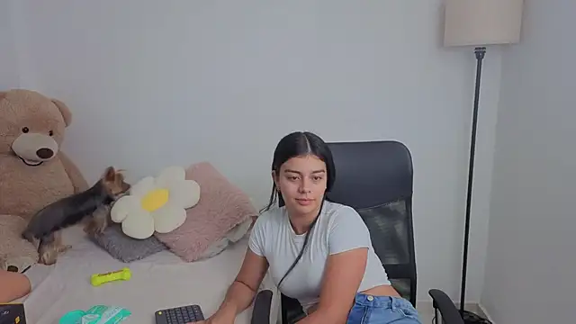 Snapshot of valerihouse chatting on 2, 11, 2025 valerihouse online show from 2, 11, 2025