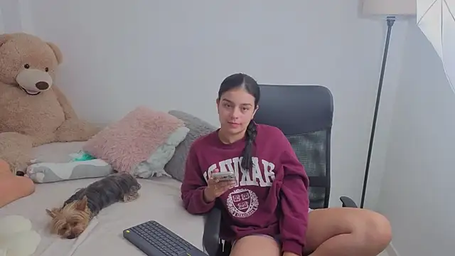 Snapshot of valerihouse chatting on 6, 11, 2025 valerihouse online show from 6, 11, 2025