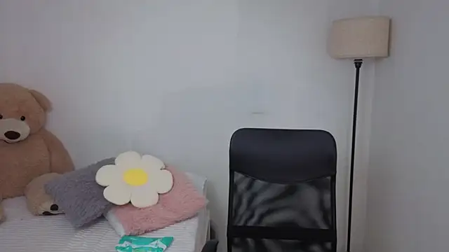 Snapshot of valerihouse chatting on 13, 11, 2025 valerihouse online show from 13, 11, 2025