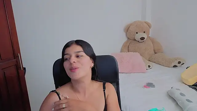 Snapshot of valerihouse chatting on 25, 11, 2025 valerihouse online show from 25, 11, 2025