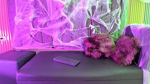 Snapshot of Rowan_Mills chatting on 7, 10, 2025 Rowan Mills online show from 7, 10, 2025