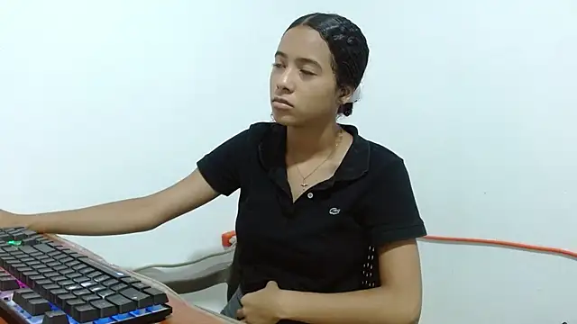 Snapshot of Aura_teen_hot chatting on 7, 10, 2025 Aura teen hot online show from 7, 10, 2025