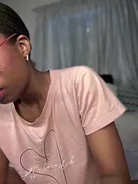 Snapshot of AmyRoss_1 chatting on 7, 10, 2025 AmyRoss 1 online show from 7, 10, 2025