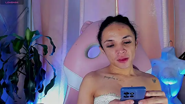 Cristal Gem1 online show from 25, 6, 2026