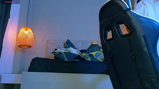 Thaiel Fosteer online show from 27, 2, 2026