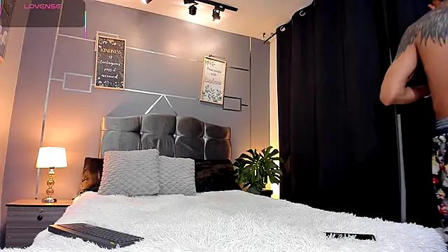 oliver mr  online show from 8, 9, 2025