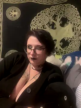 Snapshot of Harleesinn chatting on 7, 10, 2025 Harleesinn online show from 7, 10, 2025