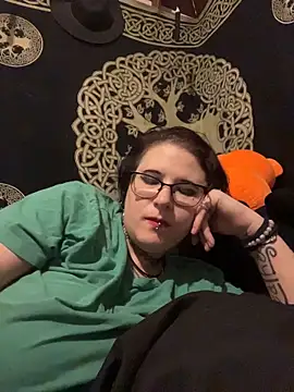 Snapshot of Harleesinn chatting on 10, 11, 2025 Harleesinn online show from 10, 11, 2025