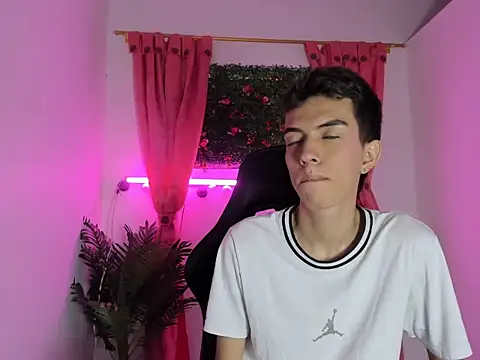 Snapshot of dylan_202520_ chatting on 17, 9, 2025 dylan 202520 online show from 17, 9, 2025