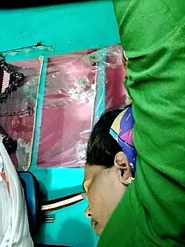 Snapshot of Pooja750 chatting on 10, 9, 2025 Pooja750 online show from 10, 9, 2025