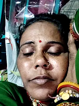 Snapshot of Pooja750 chatting on 10, 9, 2025 Pooja750 online show from 10, 9, 2025