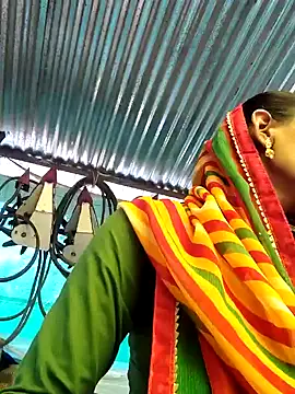 Snapshot of Pooja750 chatting on 13, 9, 2025 Pooja750 online show from 13, 9, 2025