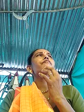 Snapshot of Pooja750 chatting on 15, 9, 2025 Pooja750 online show from 15, 9, 2025