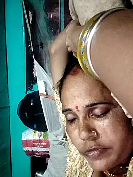 Snapshot of Pooja750 chatting on 17, 9, 2025 Pooja750 online show from 17, 9, 2025