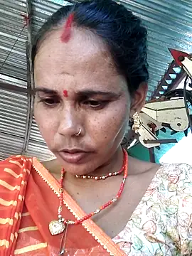 Snapshot of Pooja750 chatting on 26, 9, 2025 Pooja750 online show from 26, 9, 2025