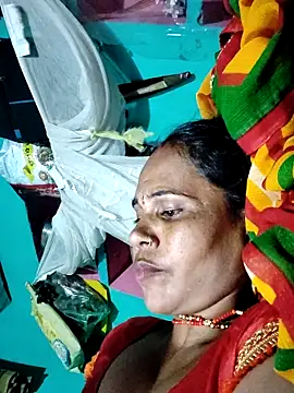 Snapshot of Pooja750 chatting on 29, 9, 2025 Pooja750 online show from 29, 9, 2025