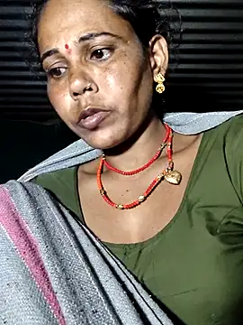 Snapshot of Pooja750 chatting on 3, 10, 2025 Pooja750 online show from 3, 10, 2025