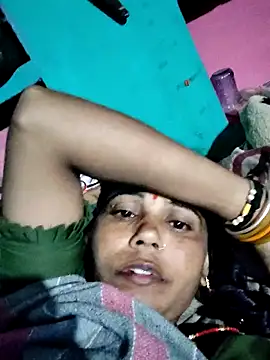 Snapshot of Pooja750 chatting on 5, 10, 2025 Pooja750 online show from 5, 10, 2025