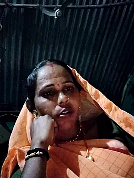 Snapshot of Pooja750 chatting on 7, 10, 2025 Pooja750 online show from 7, 10, 2025