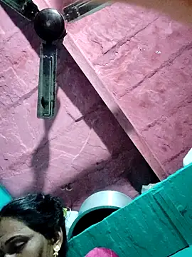 Snapshot of Pooja750 chatting on 12, 10, 2025 Pooja750 online show from 12, 10, 2025