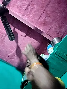 Snapshot of Pooja750 chatting on 15, 10, 2025 Pooja750 online show from 15, 10, 2025