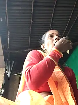 Snapshot of Pooja750 chatting on 17, 10, 2025 Pooja750 online show from 17, 10, 2025