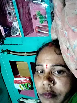 Snapshot of Pooja750 chatting on 24, 10, 2025 Pooja750 online show from 24, 10, 2025