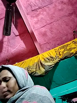 Snapshot of Pooja750 chatting on 9, 11, 2025 Pooja750 online show from 9, 11, 2025