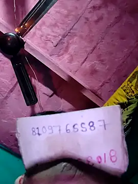 Snapshot of Pooja750 chatting on 19, 11, 2025 Pooja750 online show from 19, 11, 2025