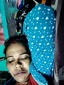 Snapshot of Pooja750 chatting on 29, 11, 2025 Pooja750 online show from 29, 11, 2025