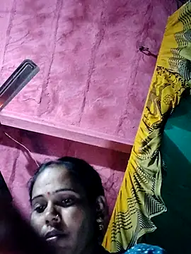 Snapshot of Pooja750 chatting on 2, 12, 2025 Pooja750 online show from 2, 12, 2025