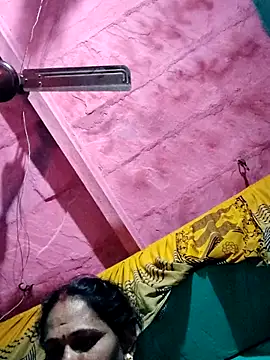 Snapshot of Pooja750 chatting on 3, 12, 2025 Pooja750 online show from 3, 12, 2025