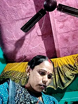 Snapshot of Pooja750 chatting on 4, 12, 2025 Pooja750 online show from 4, 12, 2025