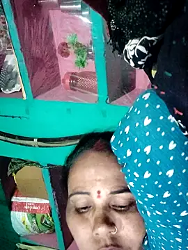 Snapshot of Pooja750 chatting on 5, 12, 2025 Pooja750 online show from 5, 12, 2025