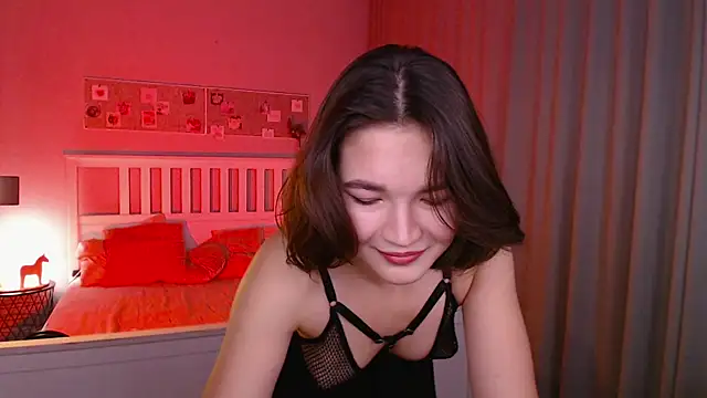 Snapshot of Halle_Berrry chatting on 11, 9, 2025 Halle Berrry online show from 11, 9, 2025