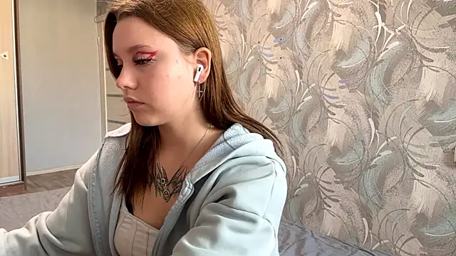 Snapshot of LeonorLovLu chatting on 22, 9, 2025 LeonorLovLu online show from 22, 9, 2025