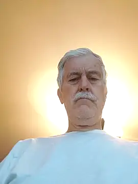 Snapshot of slaveman4you chatting on 4, 11, 2025 slaveman4you online show from 4, 11, 2025