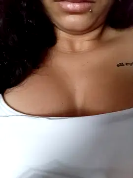 Snapshot of clarinha2 chatting on 14, 10, 2025 clarinha2 online show from 14, 10, 2025