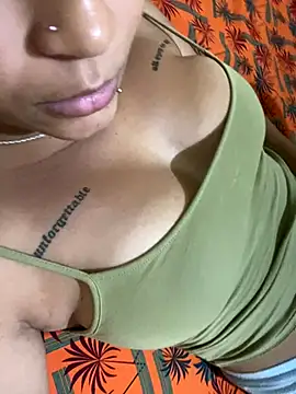 Snapshot of clarinha2 chatting on 21, 12, 2025 clarinha2 online show from 21, 12, 2025