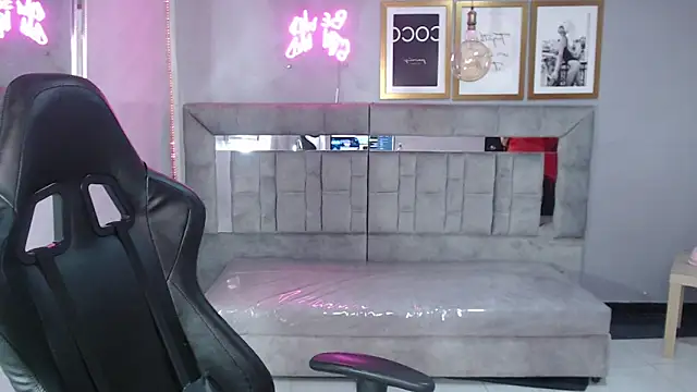 Red Bunny v online show from 12, 2, 2026