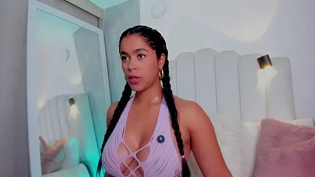 Snapshot of danna_ross25 chatting on 13, 10, 2025 danna ross25 online show from 13, 10, 2025